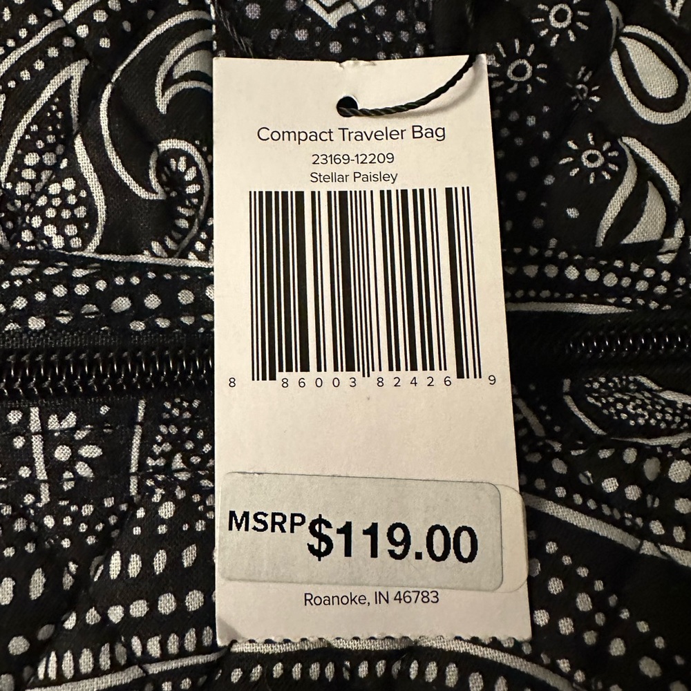 LAST ONE!
Compact Traveller Bag. Brand new Vera Bradley. - Picture 2 of 8